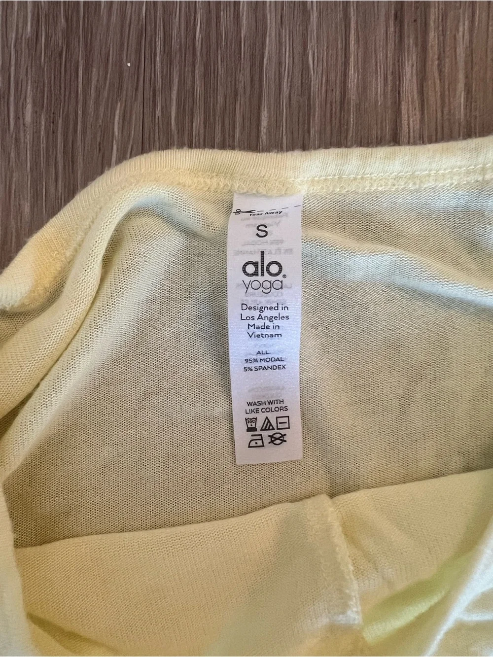 Alo Yoga crop top